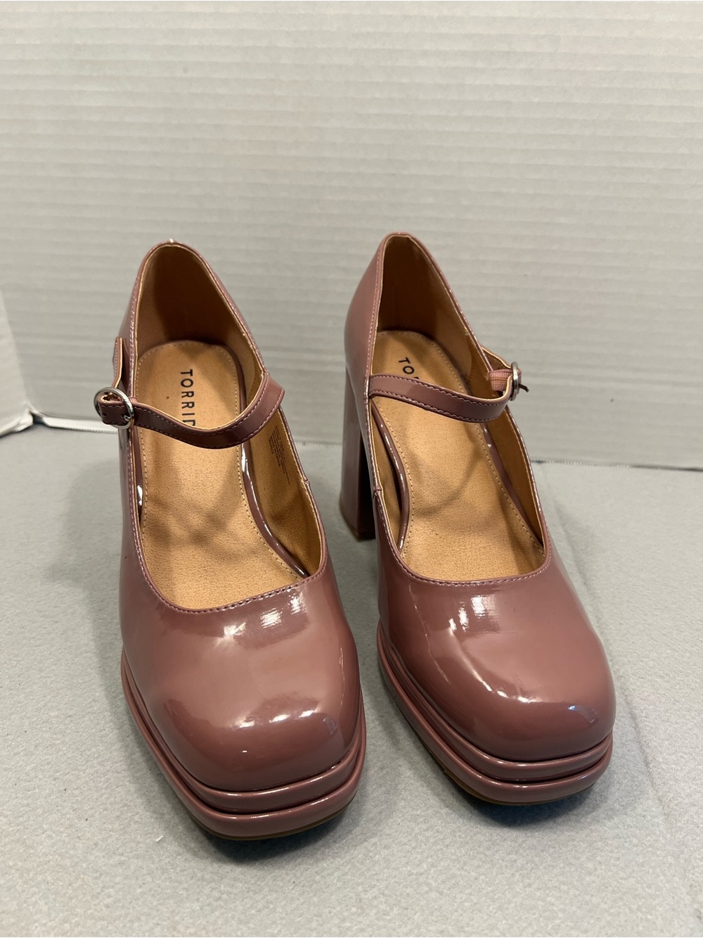 Torrid Mary Jane Heels Chunky Rose Patent Size 9.5 WW